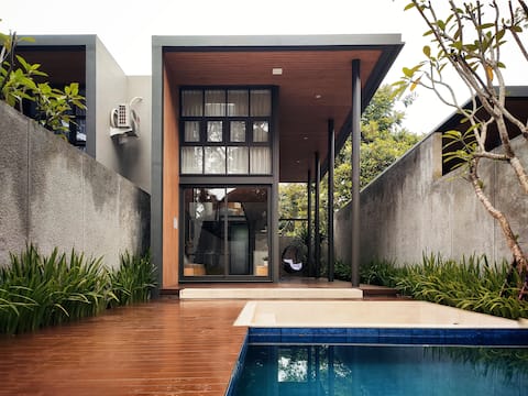 Samanea Villa Malang