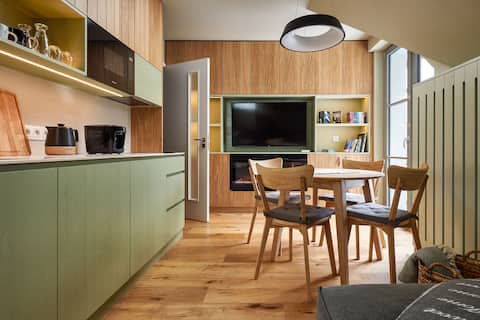 Brand New Mountain Studio & Balcony