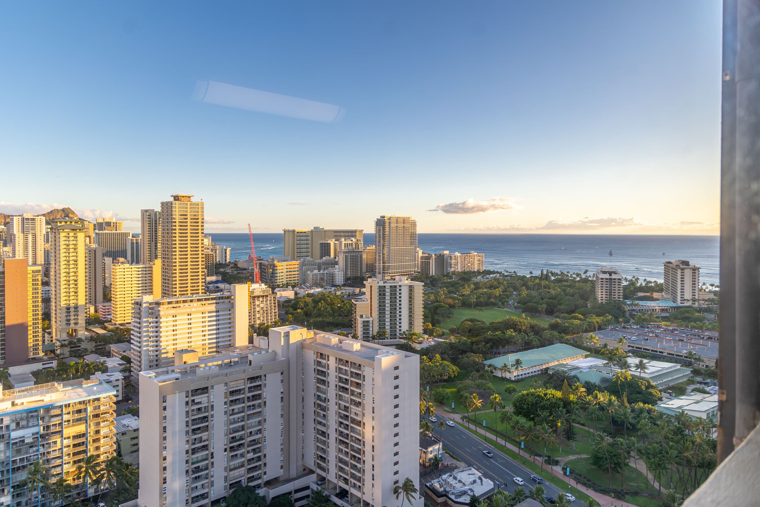 Condo in Honolulu · ★4.73 · Studio · 1 bed · 1 private bath - Image 30