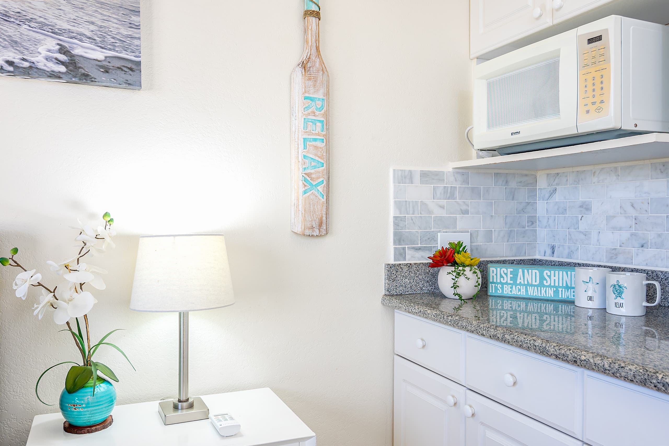 Condo in Honolulu · ★4.73 · Studio · 1 bed · 1 private bath - Image 13