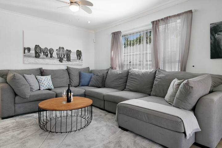 West Beach Escape #House with Back Up Power & Pool gallery image 4