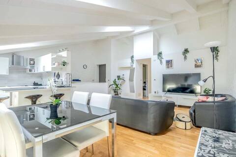[Penthouse] Piazza San Giacomo (Con Parcheggio)