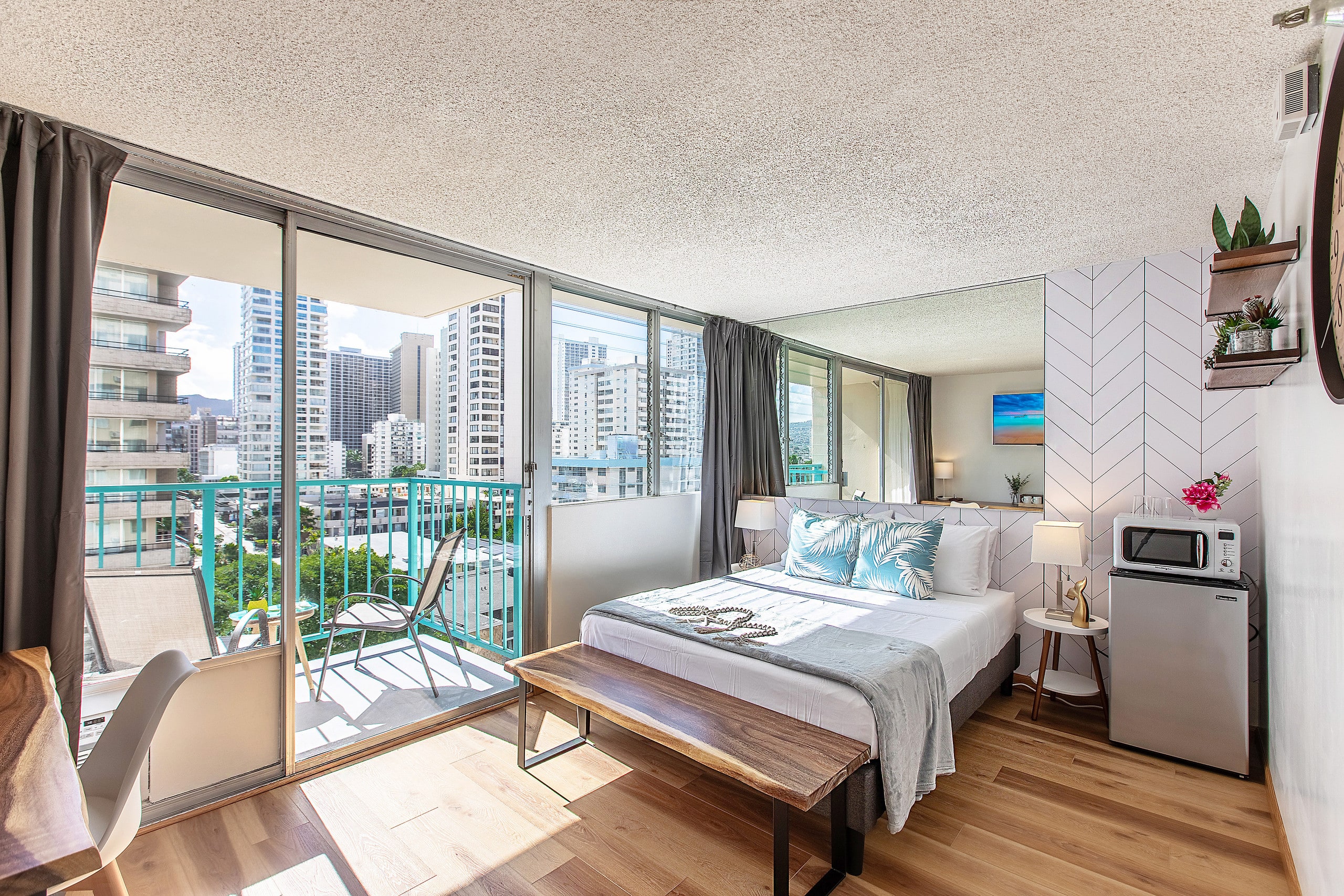 Charming Studio Heart of Waikiki - Image 1