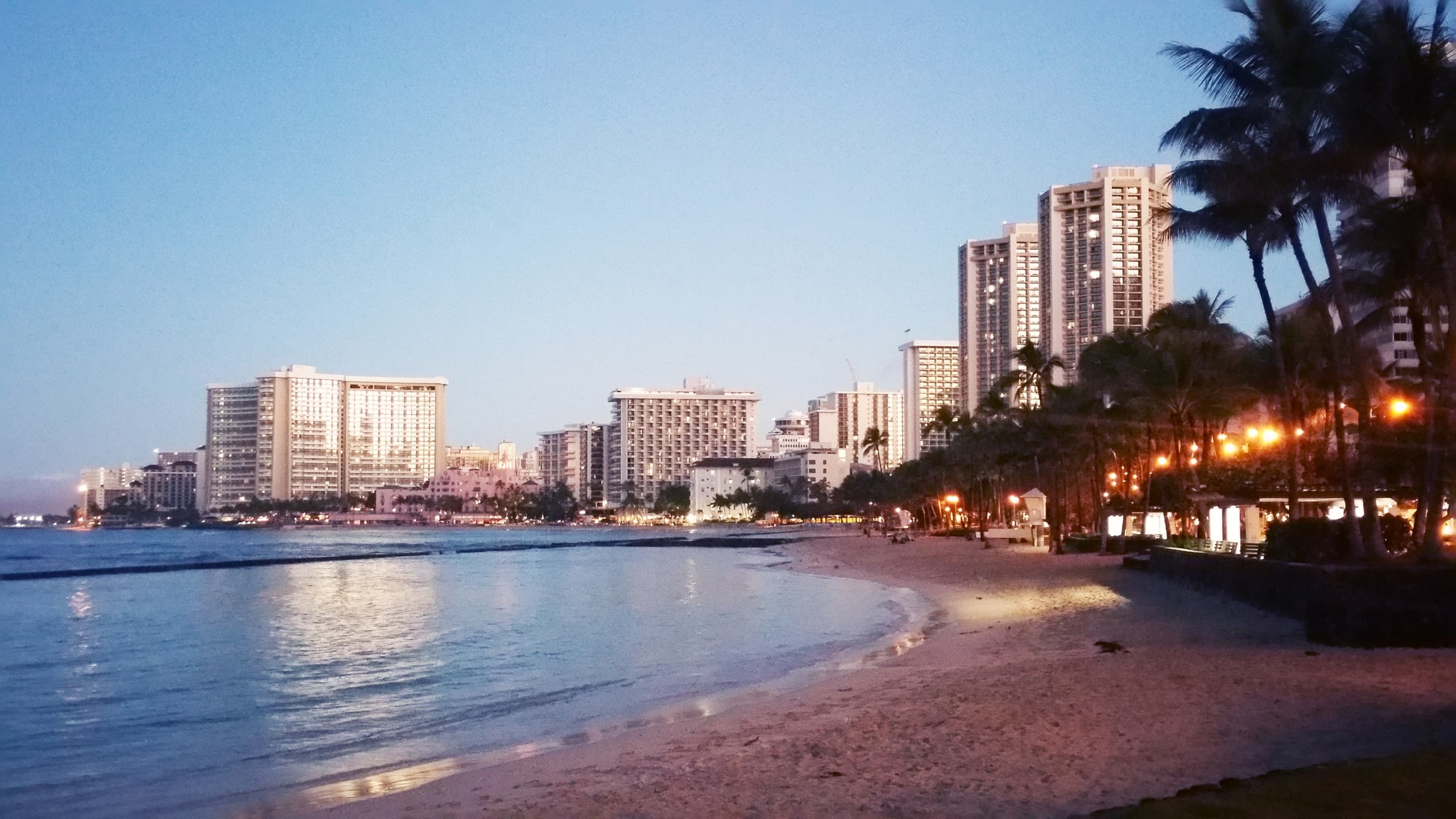 Charming Studio Heart of Waikiki - Image 15