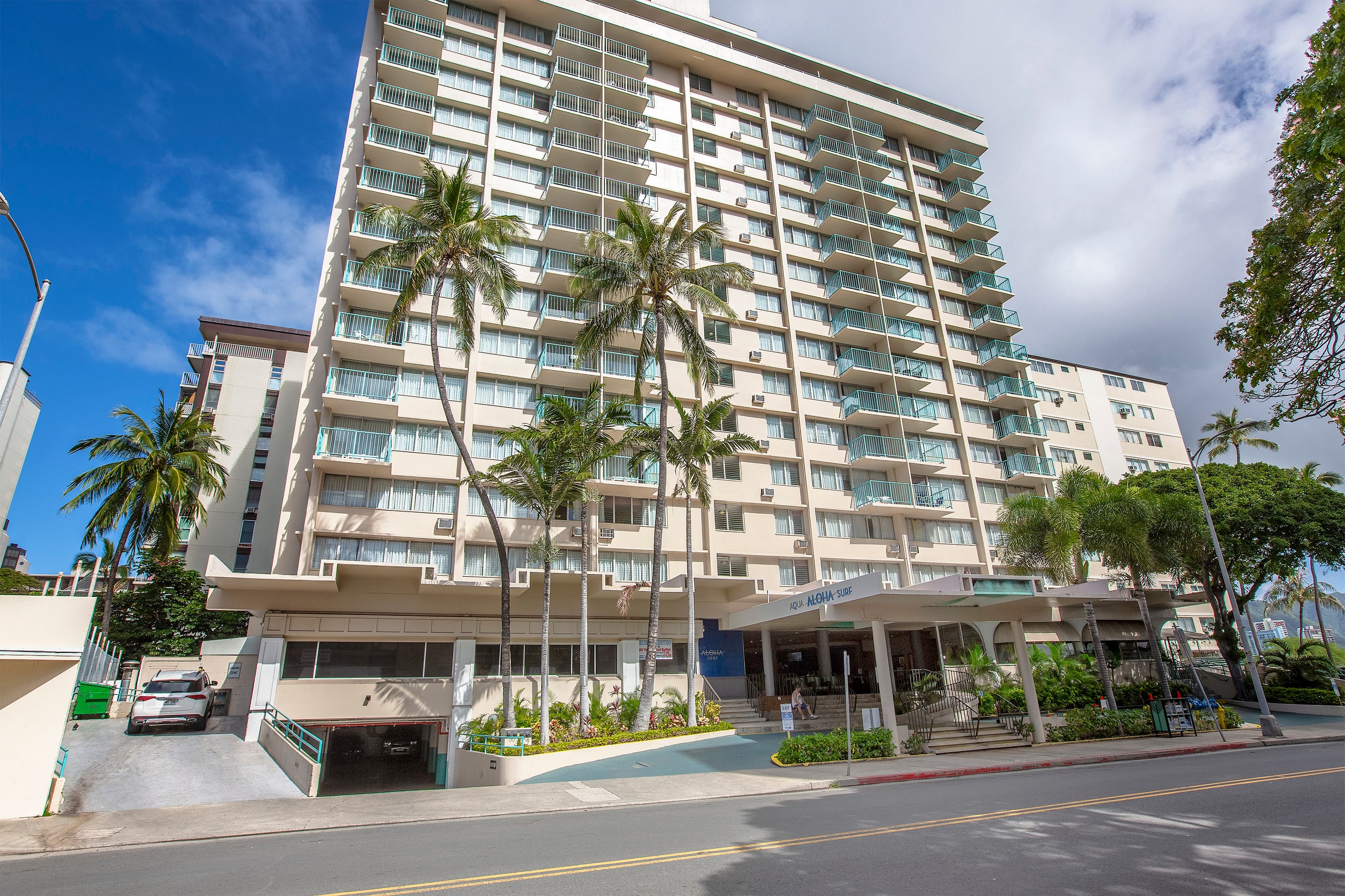 Charming Studio Heart of Waikiki - Image 8