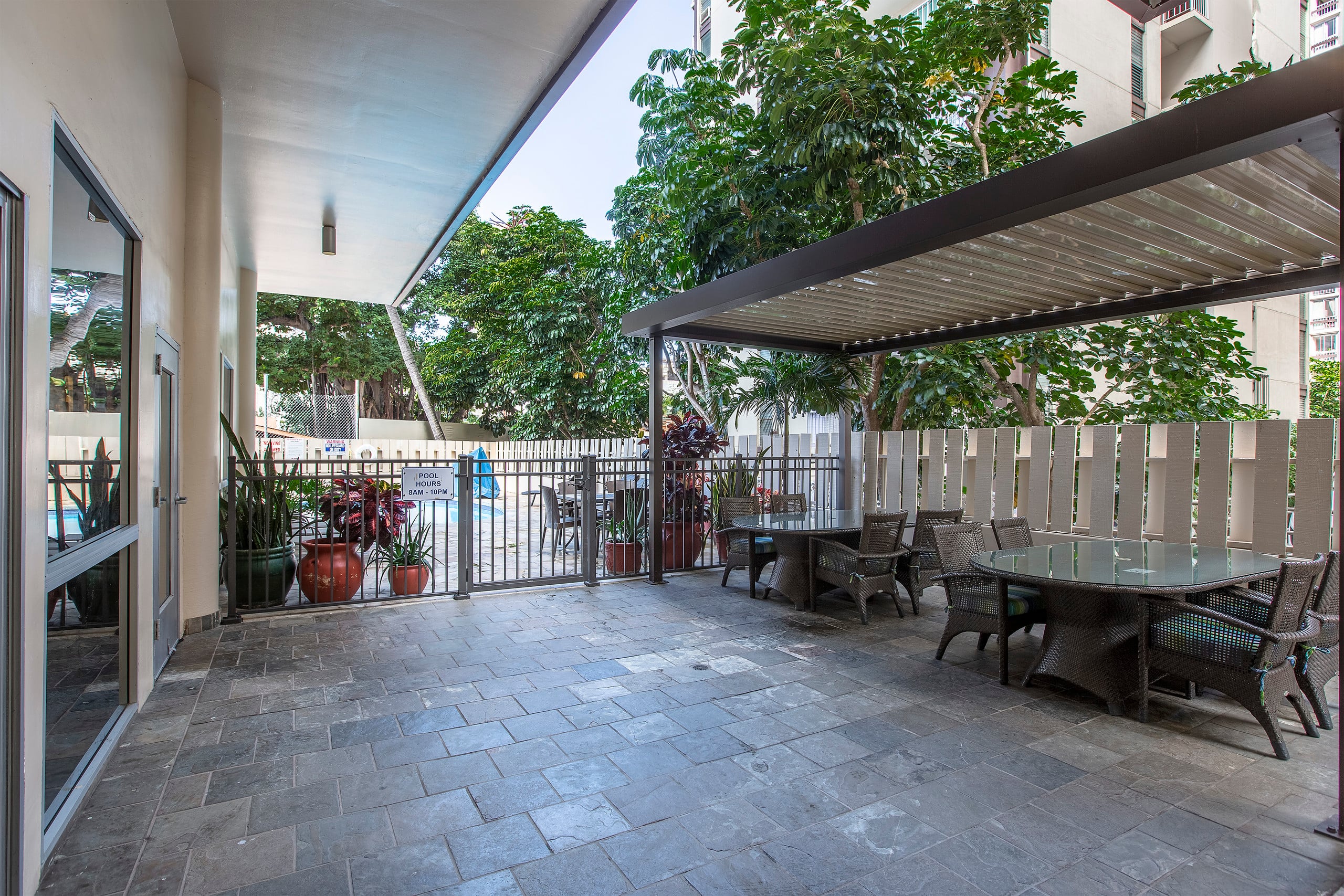 Charming Studio Heart of Waikiki - Image 11