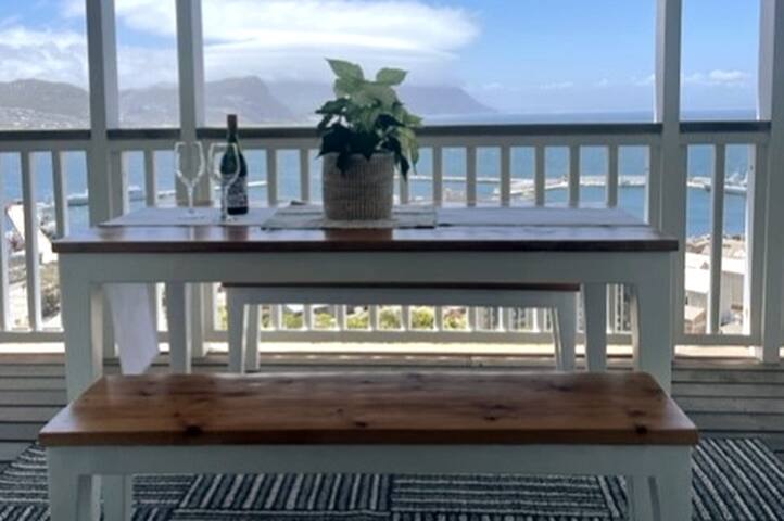 Stylish and Captivating Family Home gallery image 4