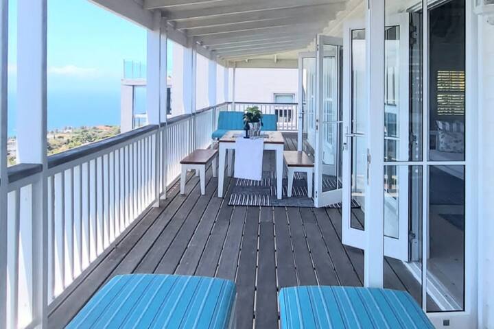 Stylish and Captivating Family Home gallery image 2