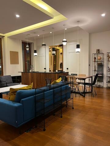 Stunning apartment in the center of Lyon ! gallery image 2