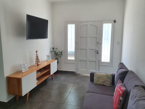 Anuncio de Airbnb popular: Beautiful Margus House en Plaza Peralta Ramos