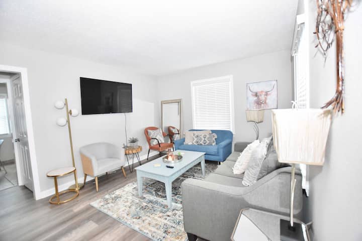 Cozy Minneapolis Charmer -Room 4 - Minneapolis, MN