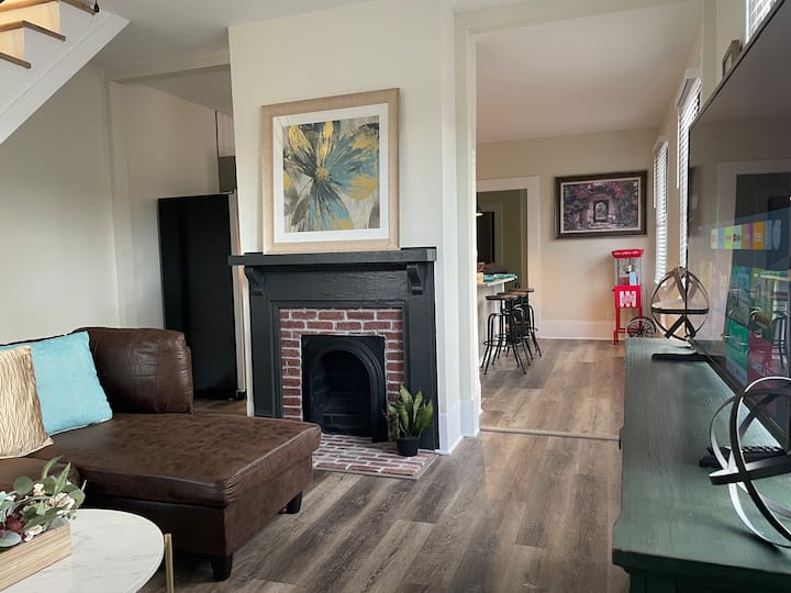 2BR Historic Home Modern, FullyEquipped Houses for Rent in