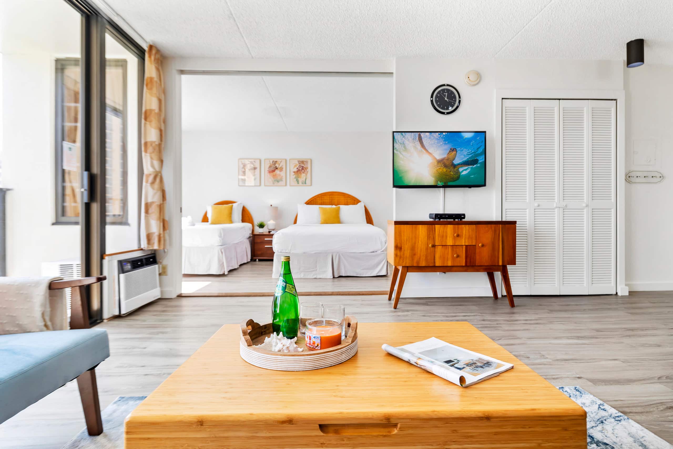 Airy condo w/ balcony near Waikiki Beach - Image 7