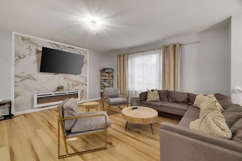 Renovated Luxury 8BD/4BA Pocono Mtn Home Sleeps 26