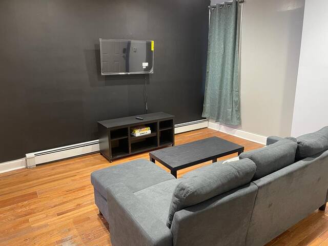 #2Hudson 3-Bdrm and 1.5-Bathroom gallery image 4