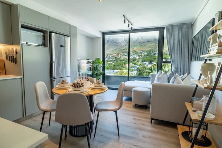 Stunning Table Mountain 2 Bed Apartment