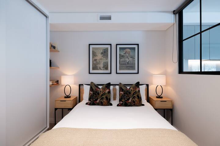 Stunning Table Mountain 2 Bed Apartment gallery image 4