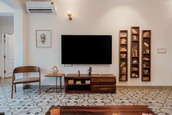 Living room image 3