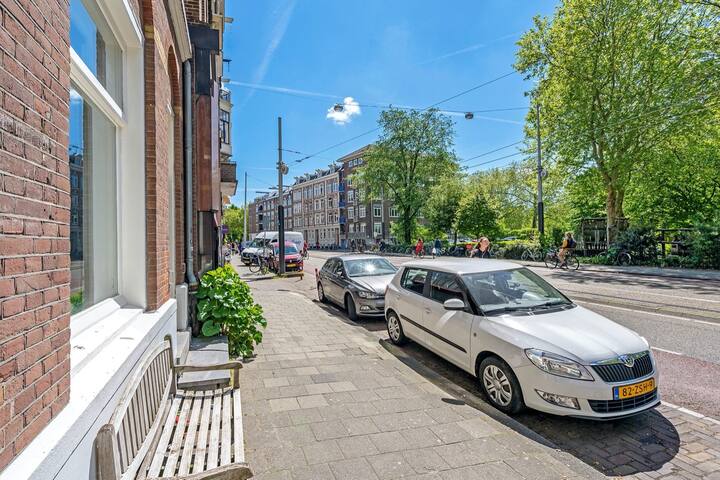 Spacious flat in the centre of Amsterdam + garden gallery image 3