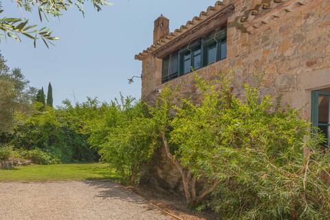 Masia with pool and immense garden - Mas Llop *G*