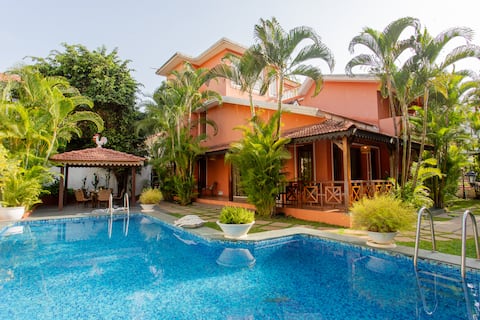 4BHK villa with private pool, 5 mins walk to beach