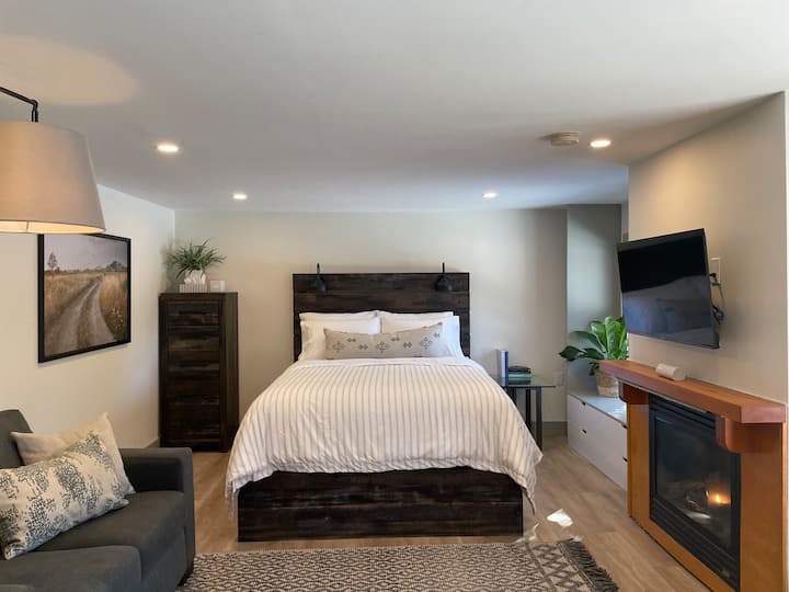 Cozy in Hockley Valley Cabin at The Riverhouse Cabins for Rent in