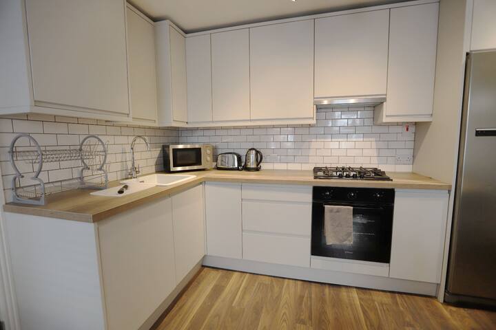 Large Central house 5 bedrooms gallery image 4