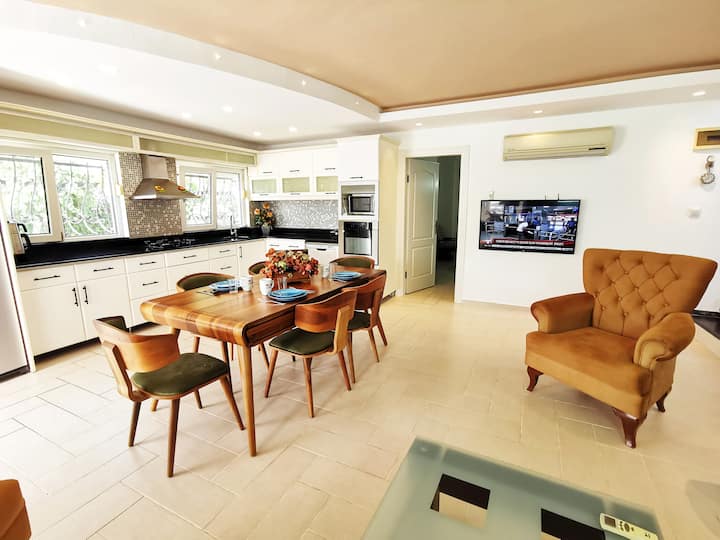 Belek 3-br Villa, Pool, Garden, Jacuzzi - Belek