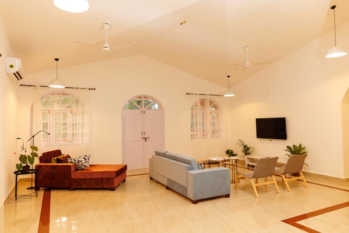 the living room with the reading corner