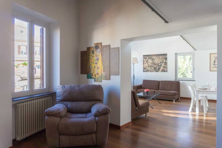 SK Apartment | Trastevere Loft, Lusso e panorama gallery image 3