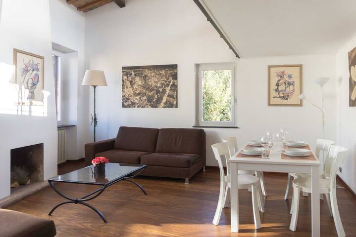 SK Apartment | Trastevere Loft, Lusso e panorama gallery image 2