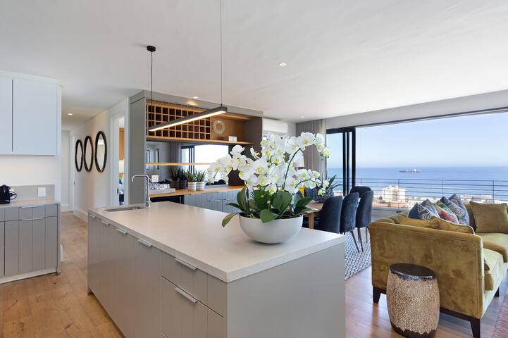 Alpha One 501 Magnificent Views No Load Shedding gallery image 2