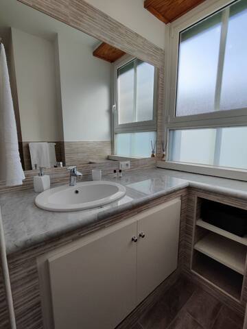 [WHITE & WOOD house in Rome] gallery image 5