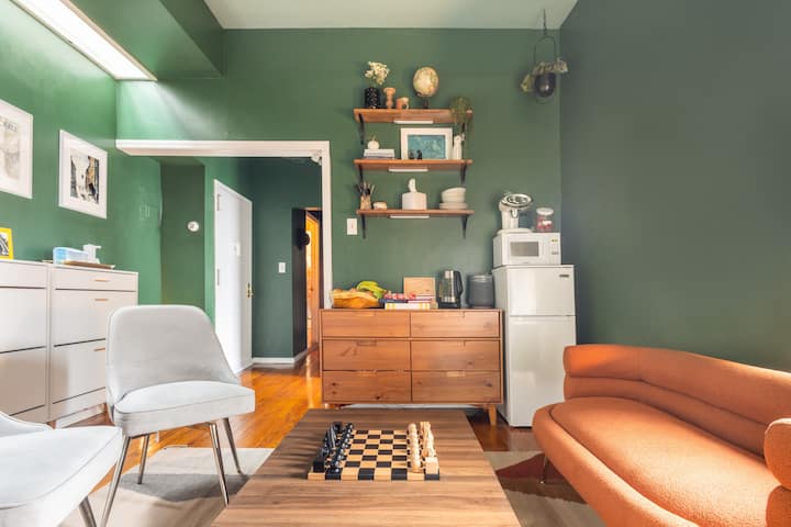 Industrial Room, Next To Metro - New York