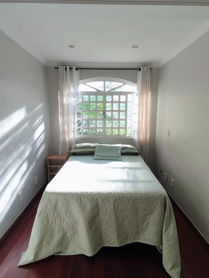 "גוסטבו מאוד ידידותי, מוכן לשרת, המקום מאוד שקט ומרכזי." ג'ון, יוני 2024