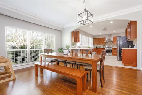 Large Home w/ Fiber Wi-Fi - Close to DT & RTJ Golf