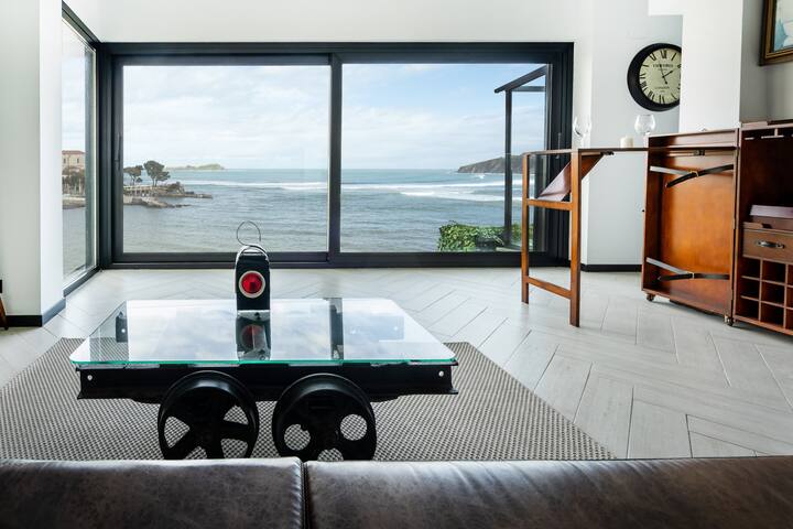 Beachfront house in Mundaka gallery image 4