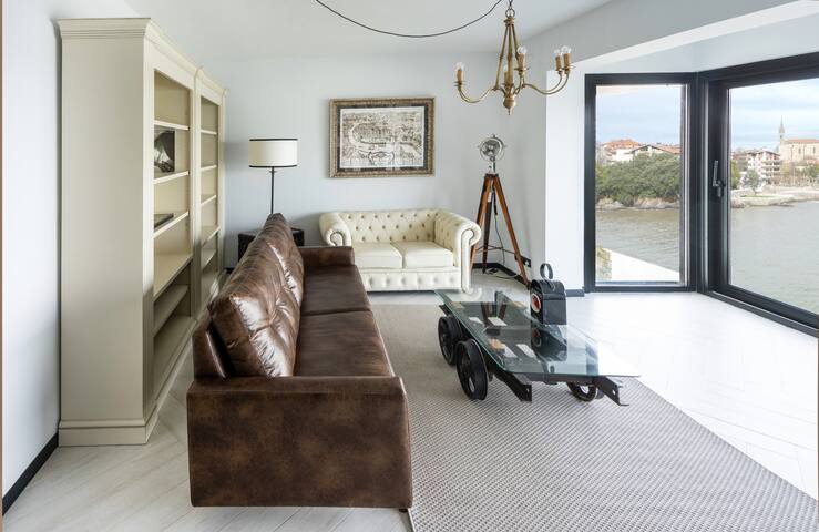 Beachfront house in Mundaka gallery image 2