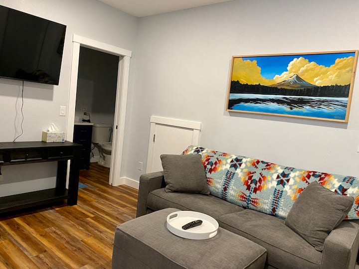 Stylish, Comfortable, Private. - Lake Oswego, OR