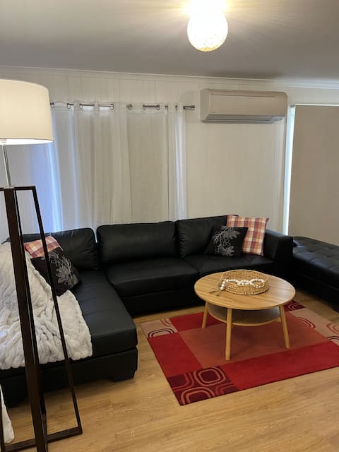 Successful Airbnb property: Cozy Cowes Escape *Bonus free night available* in Cowes