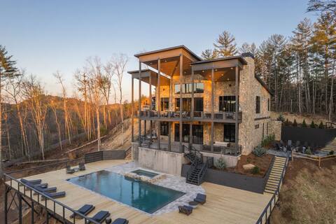 New LUXE Chalet | Large pool, hot tub & firepit