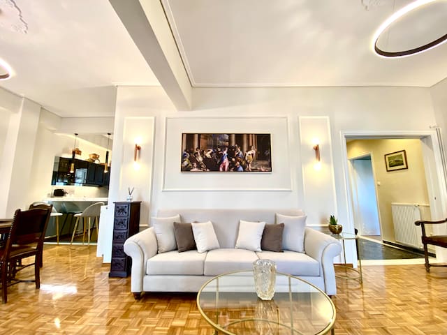 Athenian Condo in Historic Νeighbourhood