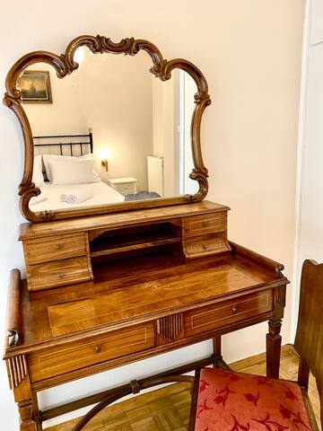 Athenian Condo in Historic Νeighbourhood gallery image 3