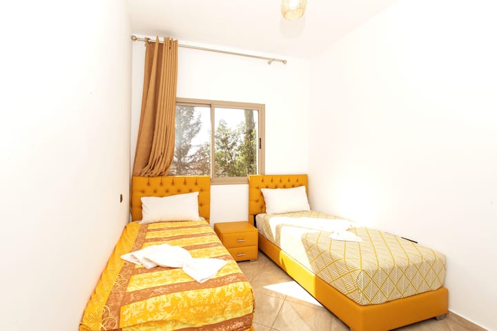 غرفة للأطفال مكيفة الهواء ولا يتم تجاهلها