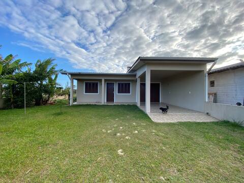 Casa 200 meters from the beach. Wi-Fi and barbecue area