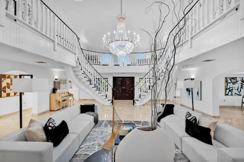 Villa Maya | Palatial 12BR Miami Mansion w/court