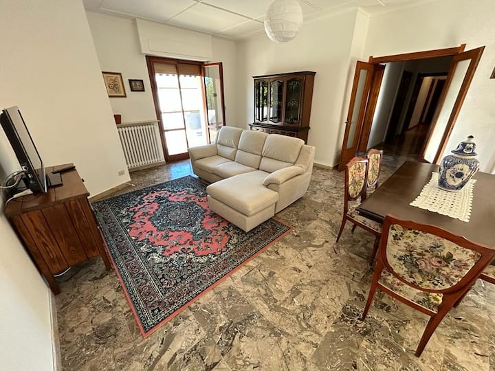Appartamento-attico 100m Dal Mare -Marina Di Massa - Marina di Massa