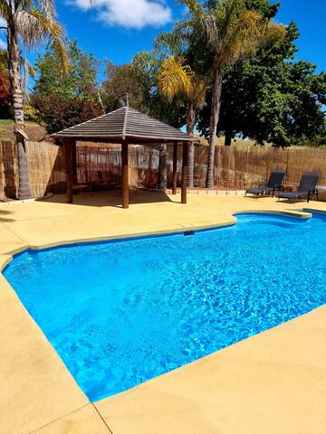 4 Bedroom Cosy Sunnyhurst Chalet gallery image 3