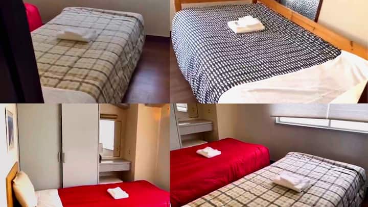 3 camas individuales en el segundo dormitorio.