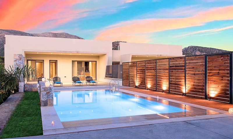 Sissi Lux Maxima Villas 2 Private Pools, 22 Guests